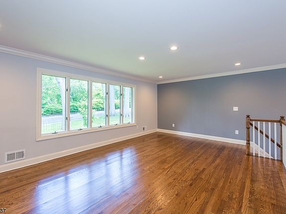 3rd image of 204 Saint Cloud Ave