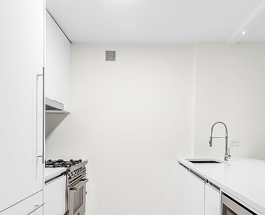 4th image of 301 W 53rd St APT 6H