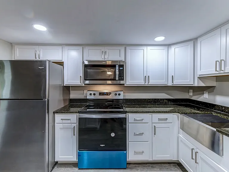2207-2217 Aurora Dr #2215 — Photo 4