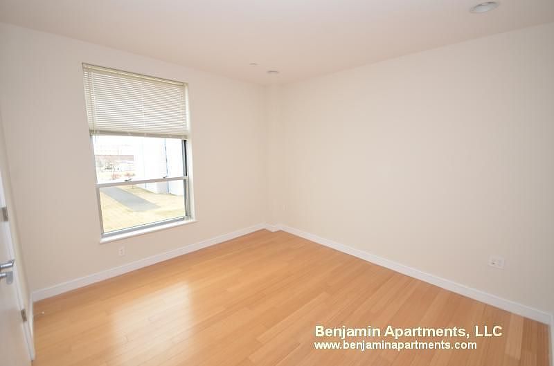 2nd image of 601-603 Albany St APT B608