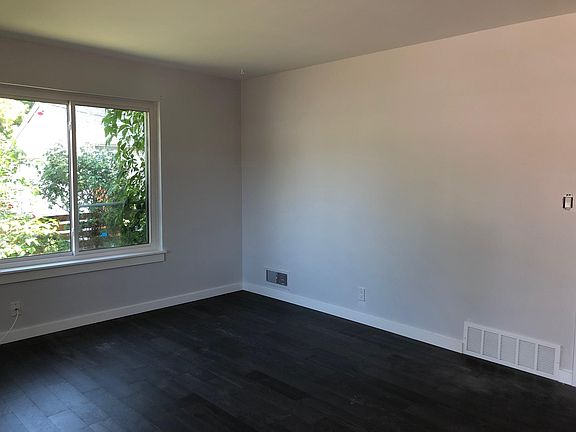 3rd image of 150 E Garfield Ave