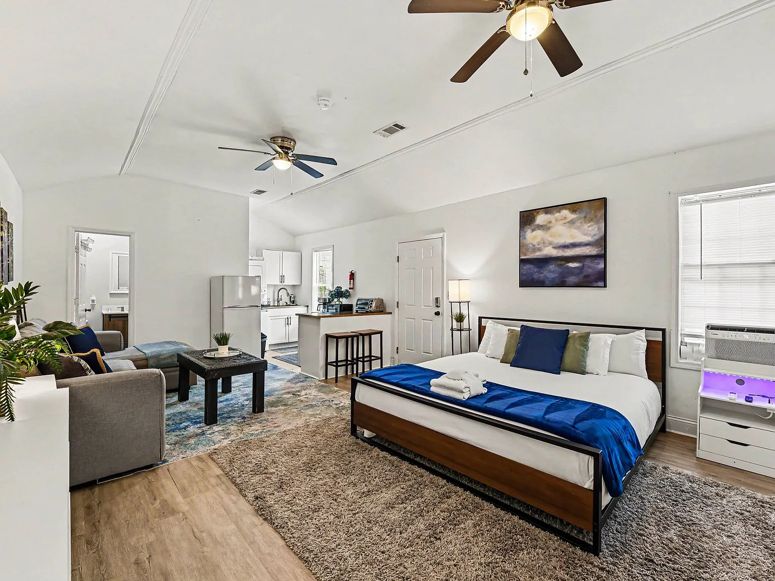 Studio, 420 sqft, $1,950 — Photo 1