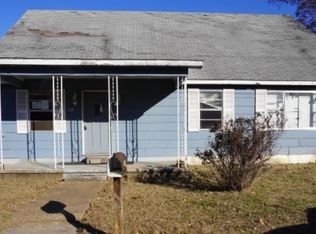 1110 W 10th St, Caruthersville, MO 63830