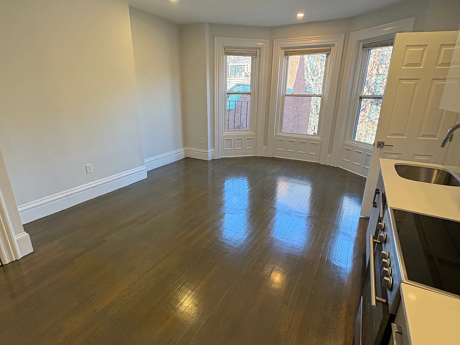1 bed, 408 sqft, $3,100 — Photo 2