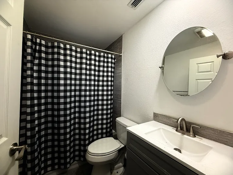 636 Rainbow Blvd — Photo 7
