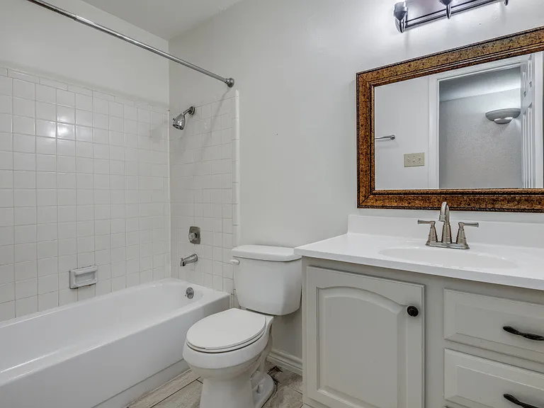 6013 Frontier Ln — Photo 8