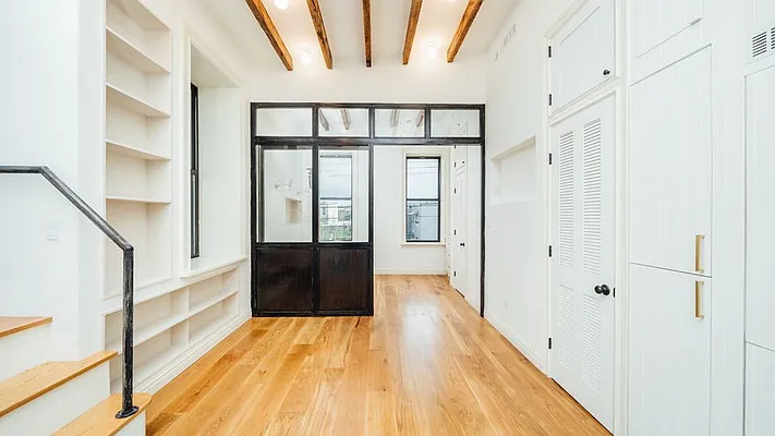Rented by Nooklyn NYC LLC | media 4