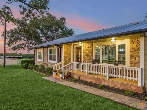 295 McKnight Rd, Seguin, TX 78155