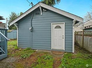 437 Smithers Ave S #B, Renton, WA 98057