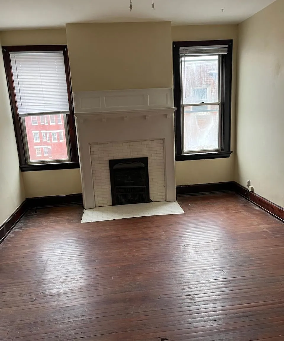 339 Ludlow Ave — Photo 2