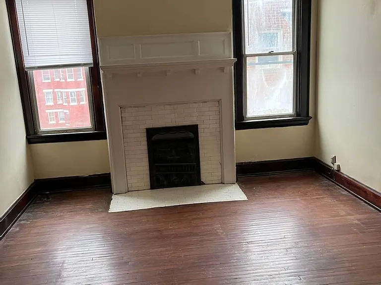 339 Ludlow Ave #10 — Photo 2