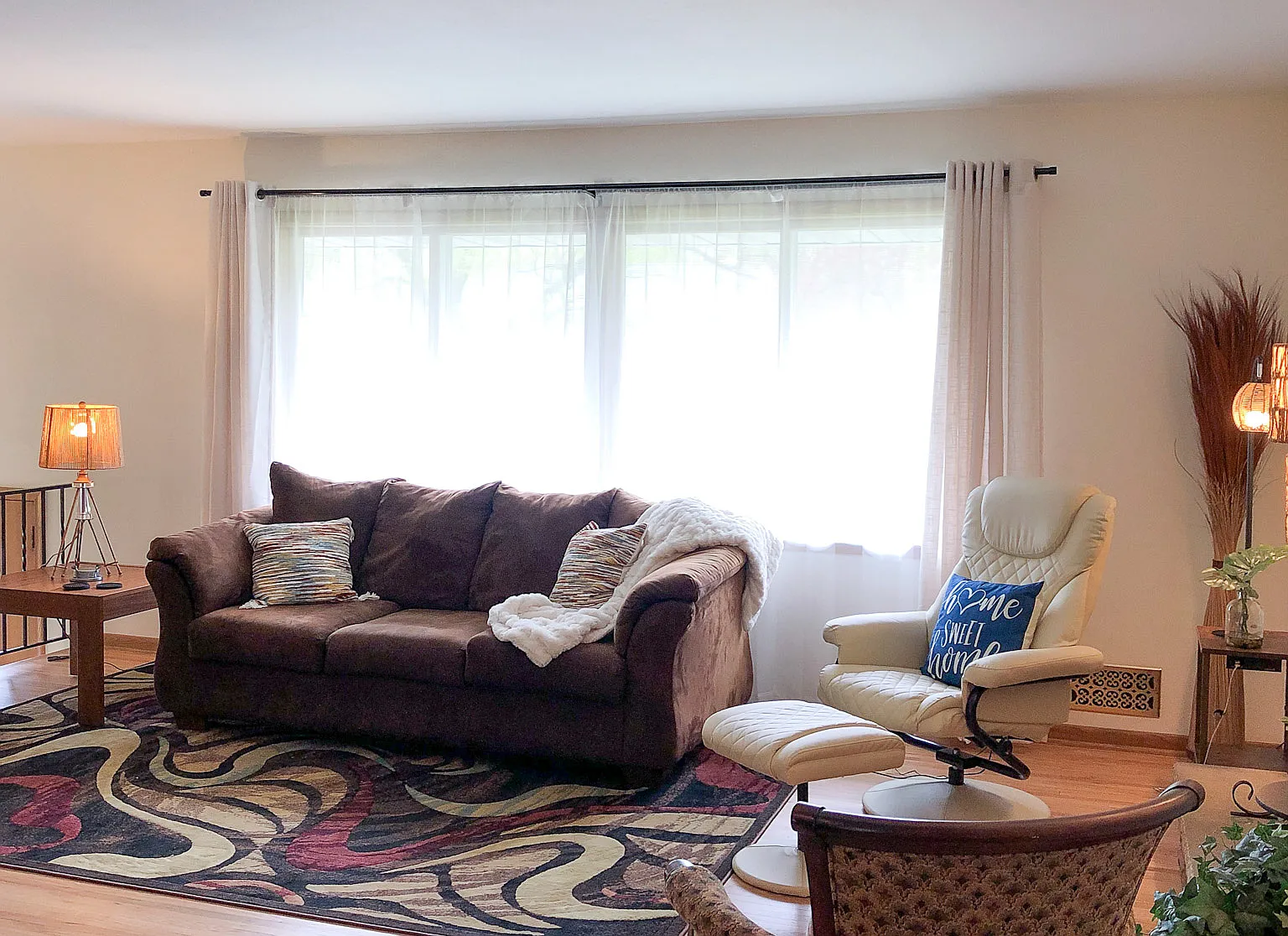 3 bed, 1.5 bath, 1600 sqft, $2,750 — Photo 2