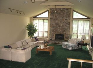 4 Heritage Ct, Totowa, NJ 07512