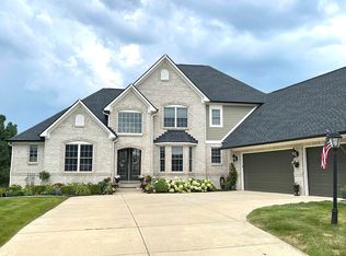 4976 Sweetwater Dr, Noblesville, IN 46062