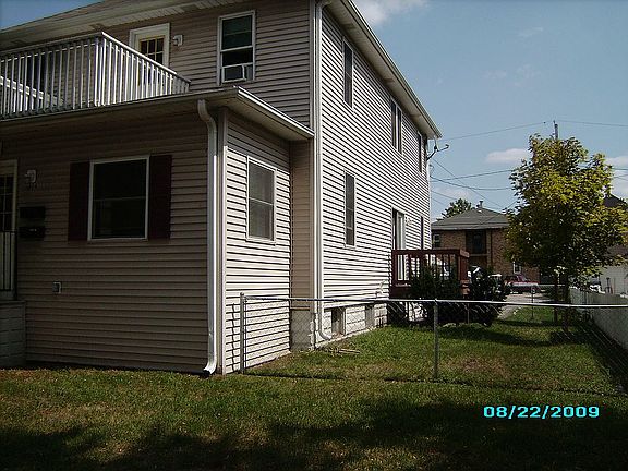 2nd image of 614 N Ashland Ave