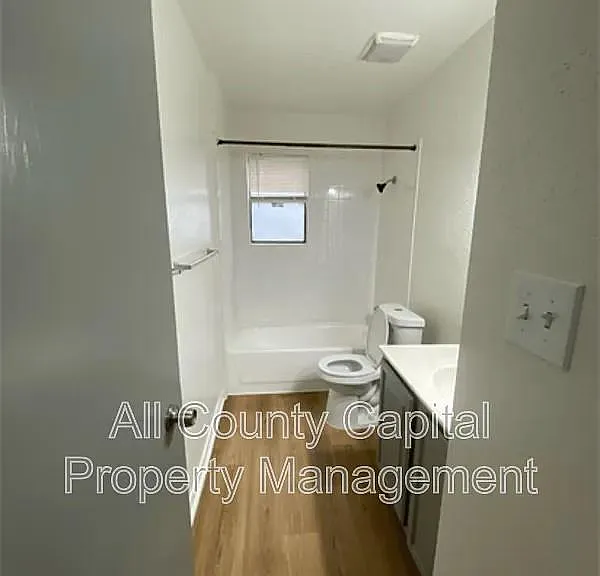 829 Ken St #B — Photo 8