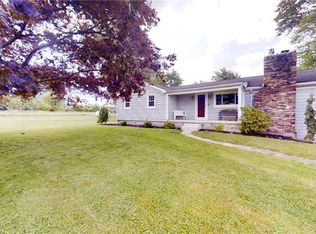 4490 Van Dusen Rd, Lockport, NY 14094