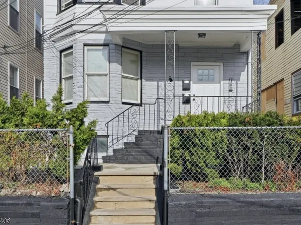 301 Ellis Ave, Irvington, NJ