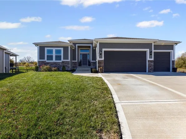 816 Blue Grama Ct, Raymore, MO 64083