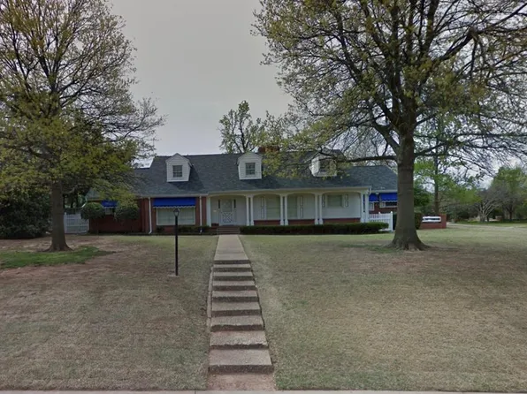 1710 Camden Way, Nichols Hills, OK 73116
