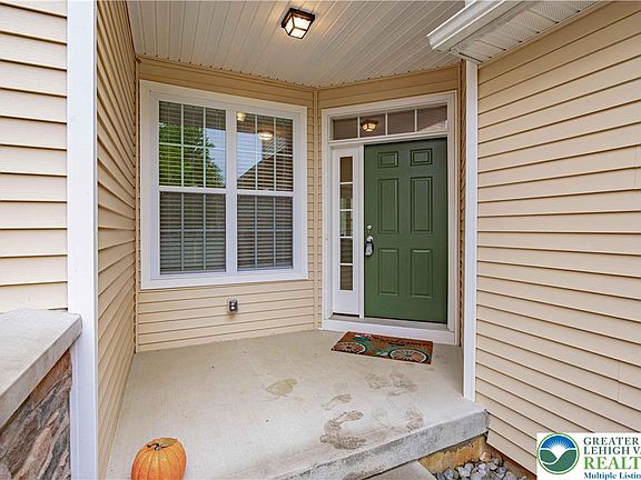 5th image of 909 Iron Ln