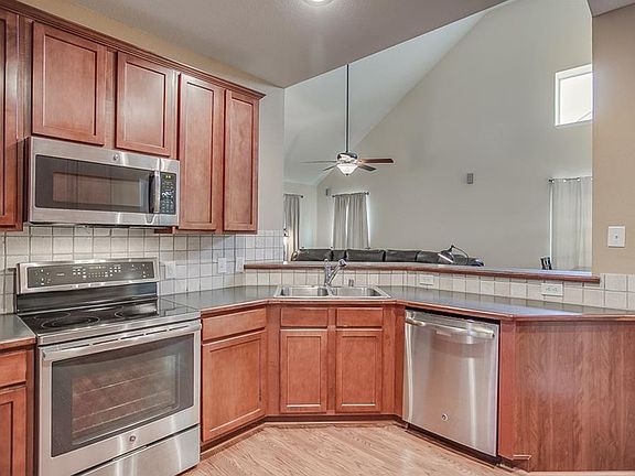 4th image of 1550 Providence Blvd