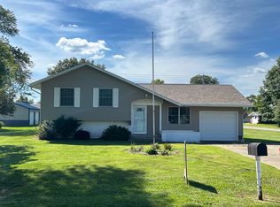 1001 S Robb St, Robinson, IL 62454