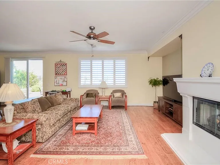 45316 Saint Tisbury St — Photo 4