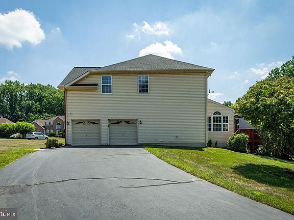 4th image of 22 Hidden Oaks Blvd