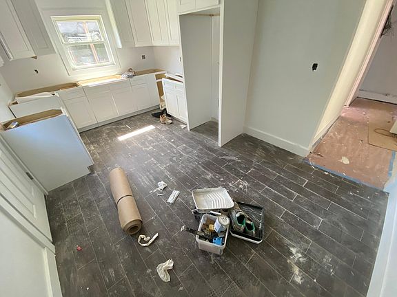 3rd image of 36 Rumsey Ave Floor 1