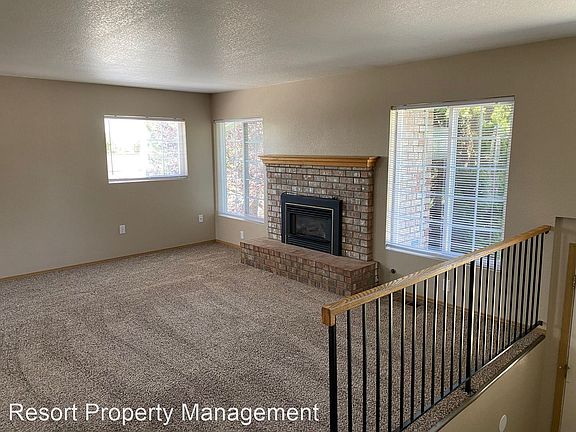 2nd image of 503 W Appaloosa Ave