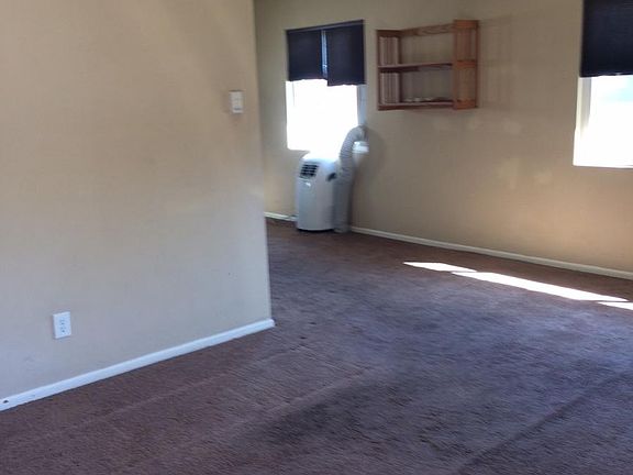 3rd image of 5326 Roswell St