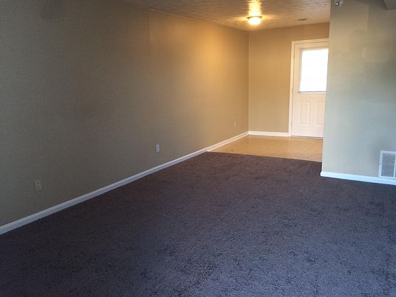 2nd image of 974 Villa Dr APT 5