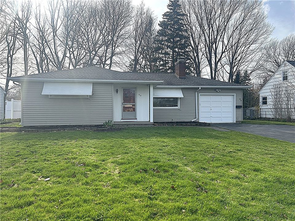 1st image of 99 Howedale Dr