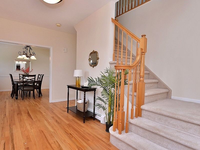 FOYER VIEW