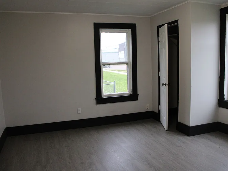 402 Fritz Ave W — Photo 13