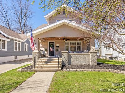 24 Pine St, Zeeland, MI, 49464