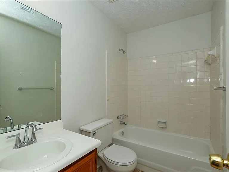 6560 Emerald Pointe Cir — Photo 7
