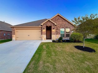 11008 Summer Rain Blvd, Aubrey, TX 76227