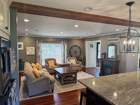 4th image of 41712 Sutters Ln
