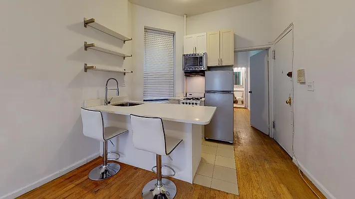 Rented by Bond New York | media 8