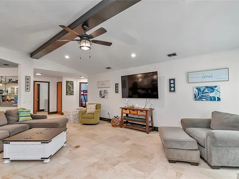 1542 SE Pinwheel Dr — Photo 36
