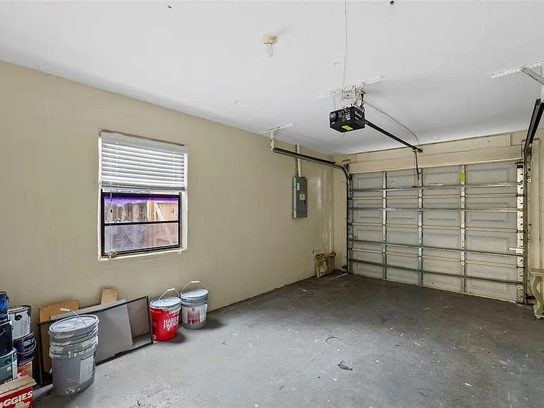 723 Pent St — Photo 13