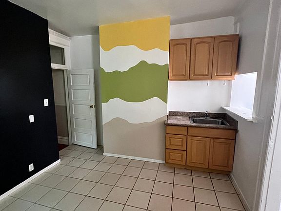 5th image of 823A Vallejo St