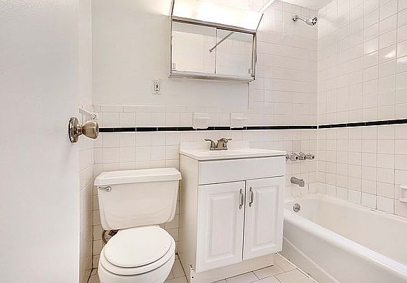 5th image of 851 W End Ave APT 4R