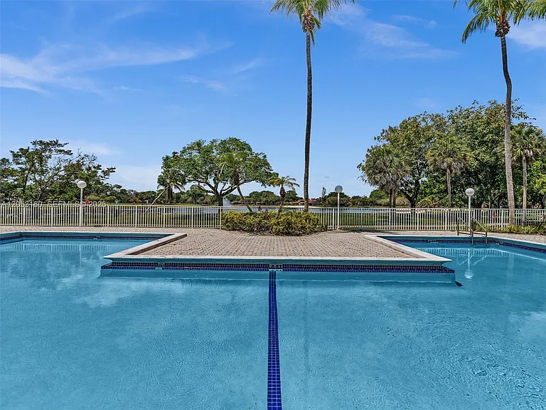 15325 SW 106th Ter #636 — Photo 37
