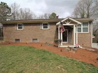 5559 Cedar Square Rd, Archdale, NC 27263
