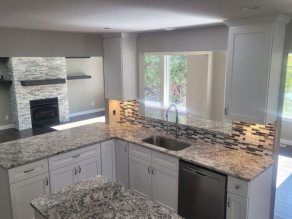 1st image of 5204 Forest Glen Dr