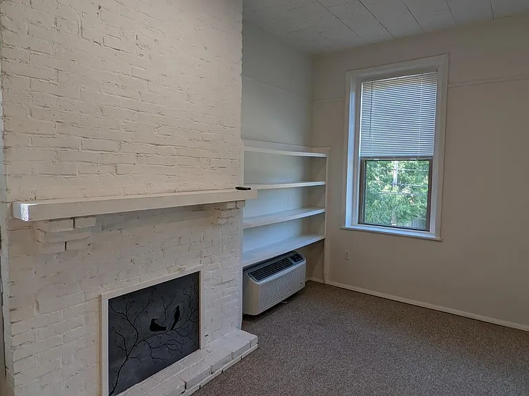 911 S Aiken Ave #3 — Photo 4