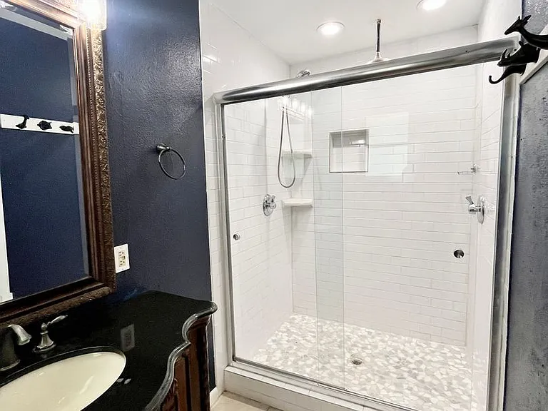 830 Blackburn St — Photo 21